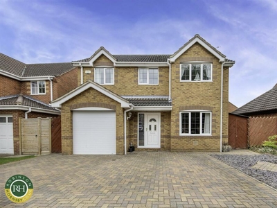 4 bedroom detached house for sale in Millstream Close, Sprotbrough, Doncaster, DN5