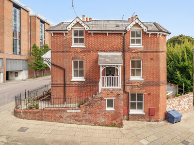 4 bedroom terraced house for sale in Tower Street, Winchester, SO23