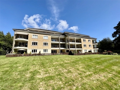 Balcombe Road, Poole, BH13 3 bedroom flat/apartment in Poole