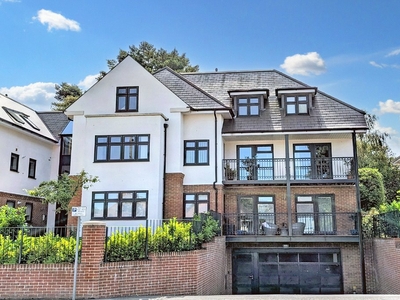 Penn Hill Avenue, Lower Parkstone, Poole, BH14 2 bedroom flat/apartment in Lower Parkstone