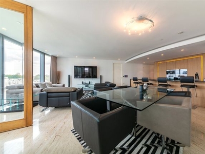 Flat for sale in The Tower, George Wharf SW8