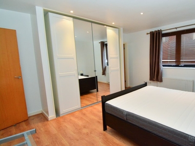 Ensuite room for rent in Canary Wharf