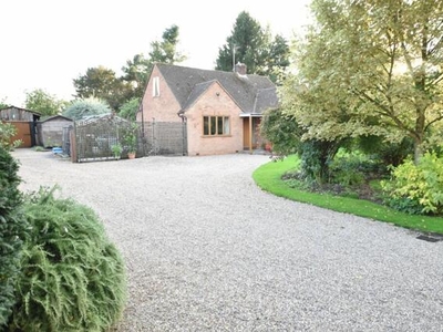 4 Bedroom Bungalow For Sale In Evesham, Worcestershire