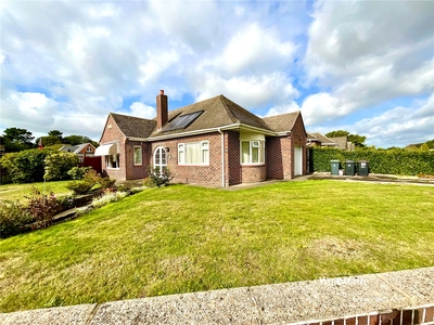 Forest Close, Highcliffe, Dorset, BH23 2 bedroom bungalow in Highcliffe