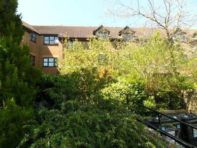 1 Bedroom Flat For Sale In Bordon, Hampshire