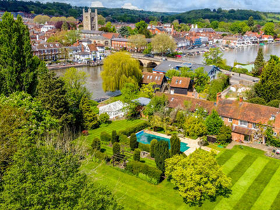 10 Bedroom Country House For Sale In Henley-on-thames