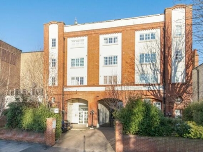 2 Bedroom Apartment For Sale In West Norwood, London