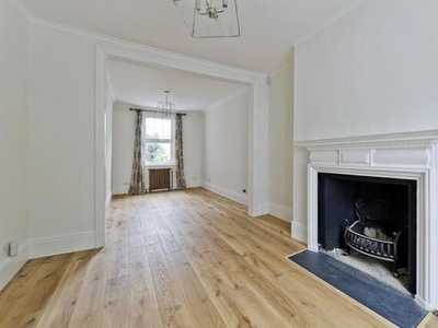 2 Bedroom Detached House For Rent In London