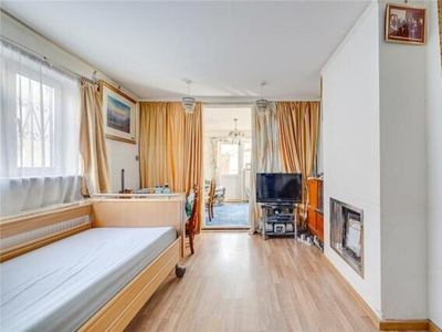 2 Bedroom End Of Terrace House For Sale In
Parsons Green