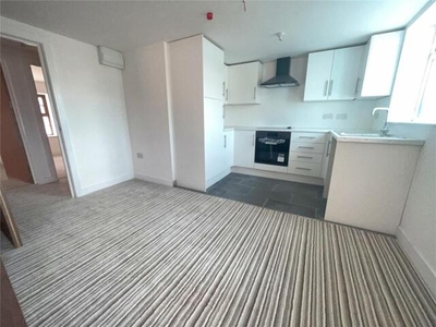 2 Bedroom Flat For Sale In Carmarthen, Carmarthenshire