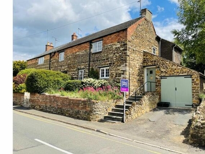 3 Bedroom Cottage For Sale In Wootton, Northampton