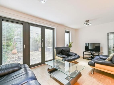 3 Bedroom Terraced House For Sale In Oval, London