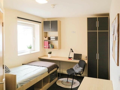 4 Bedroom Apartment For Rent In Beeston