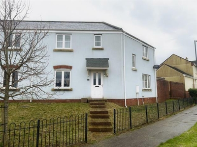 4 Bedroom End Of Terrace House For Sale In Helston