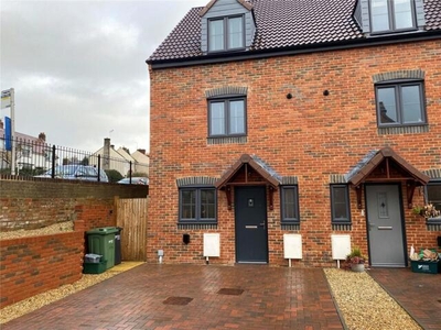 4 Bedroom End Of Terrace House For Sale In Stroud, Gloucestershire
