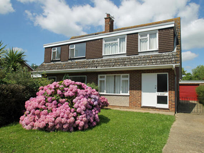 4 Bedroom Semi-detached House For Rent In Canterbury