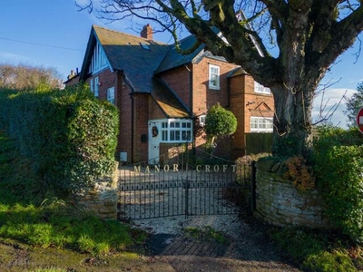 5 Bedroom Detached House For Sale In West Ayton, Scarborough
