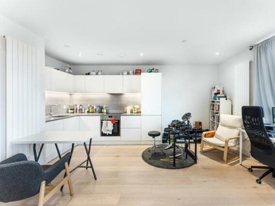 Studio Apartment For Sale In Royal Wharf, London