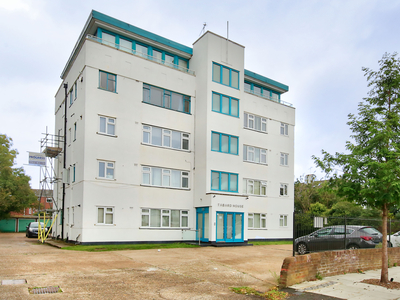 1 bedroom property for sale in Upper Teddington Road, Kingston Upon Thames, KT1