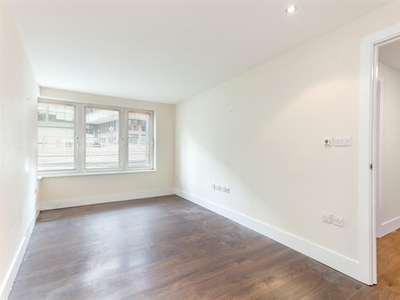 1 bedroom property to let in High Timber Street London EC4V