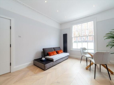 2 Bedroom Maisonette For Rent In London