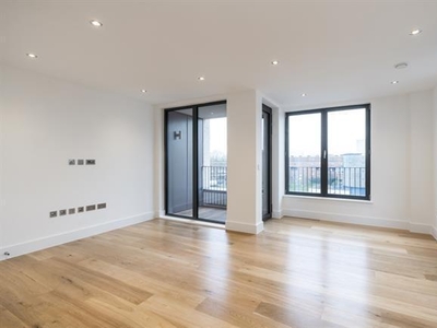 2 bedroom property to let in Faraday Road London W10