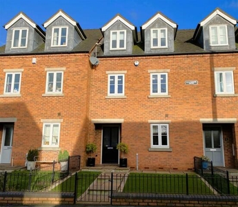 3 Bedroom Town House For Sale In South Wingfield