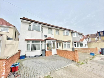 4 Bedroom End Of Terrace House For Sale In Hounslow