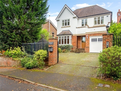 5 bedroom property for sale in Northcroft Close, Egham, TW20