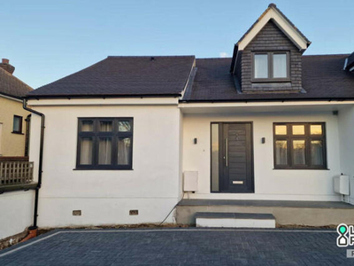 5 Bedroom Semi-detached Bungalow For Rent In Ockendon Road, Upminster