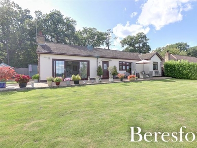 Bungalow for sale in Oakleigh Farm Cottages, Rayleigh Road CM13