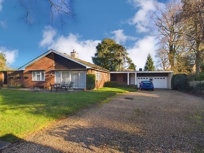 Bungalow for sale in Russell Close, Walton On The Hill, Tadworth KT20
