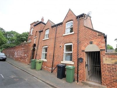 Cottage to rent in Moorland Avenue, Hyde Park, Leeds LS6