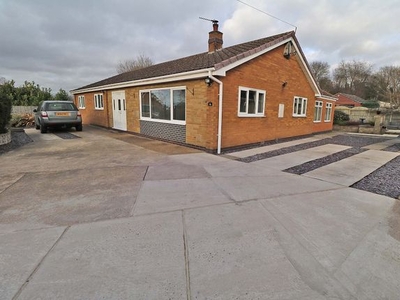 Detached bungalow for sale in Eastoft Road, Crowle, Scunthorpe DN17