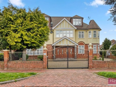 Detached house for sale in Broad Walk, Winchmore Hill N21