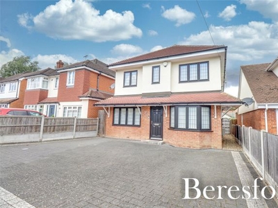 Detached house for sale in Kilworth Avenue, Shenfield CM15