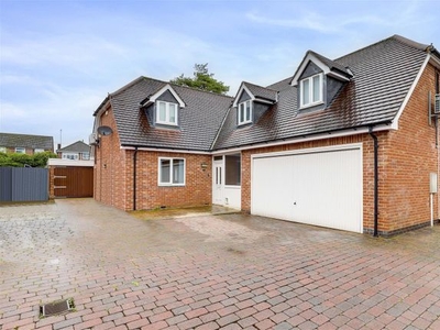 Detached house for sale in Lynmoor Court, Hucknall, Nottinghamshire NG15