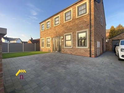 Detached house for sale in South End, Thorne, Doncaster DN8