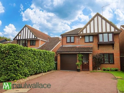 Detached house for sale in The Spur, Cheshunt, Waltham Cross EN8