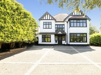 Detached house for sale in Chestnut Walk, Woodford Green, Essex IG8