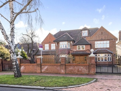 Detached house to rent in Broad Walk, Winchmore Hill, London N21
