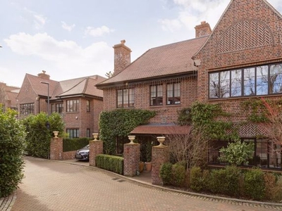 Detached house to rent in Chandos Way, Hampstead Garden Suburb NW11