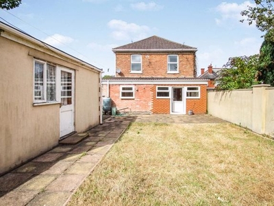 Detached house to rent in Stokewood Road, Winton, Bournemouth BH3