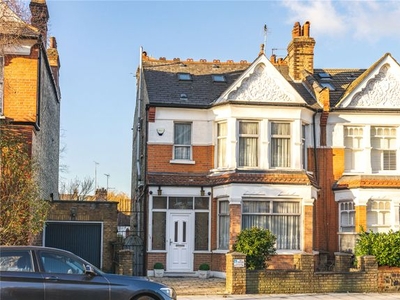 End terrace house for sale in Dukes Avenue, London N10