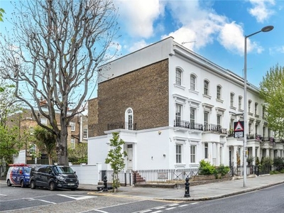 End terrace house for sale in Kings Road, London SW10