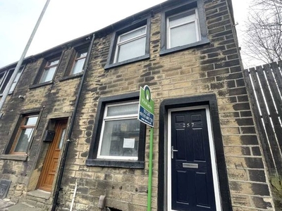 End terrace house to rent in South Street, Keighley, West Yorkshire BD21