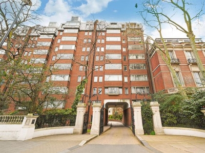 Flat for sale in 9th Floor, South Lodge Knightsbridge, London SW7