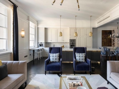 Flat for sale in Bedford Street, Covent Garden, London WC2E
