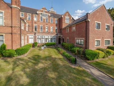 Flat for sale in Bushey, Hertfordshire WD23