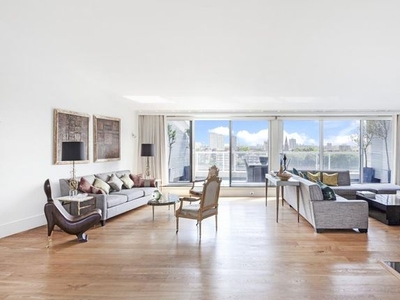 Flat for sale in Chelsea Crescent, Chelsea Harbour SW10